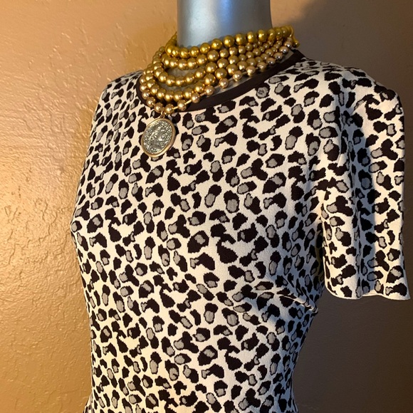 St. John Knit Leopard Print Dress.  Sz 8 - Picture 3 of 7